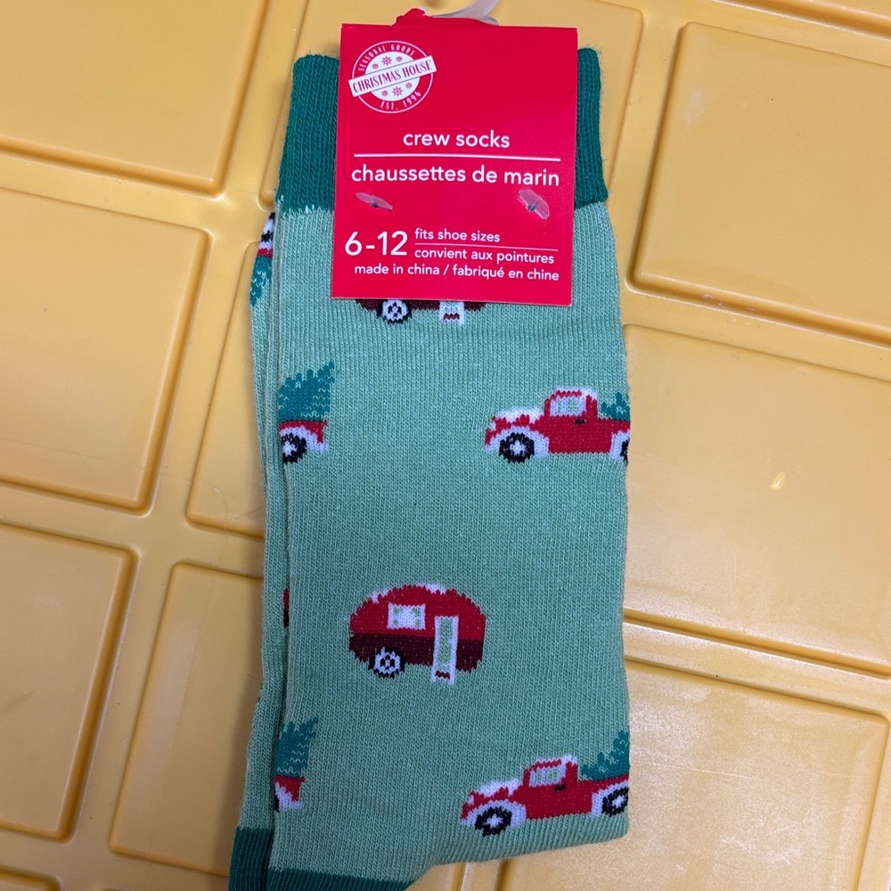 Women’s Green Crew Christmas Socks